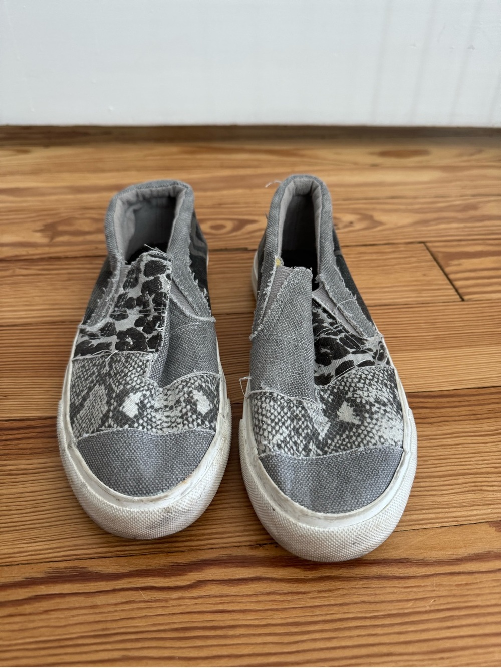 Women's Gray Patterned Slip-On Sneakers